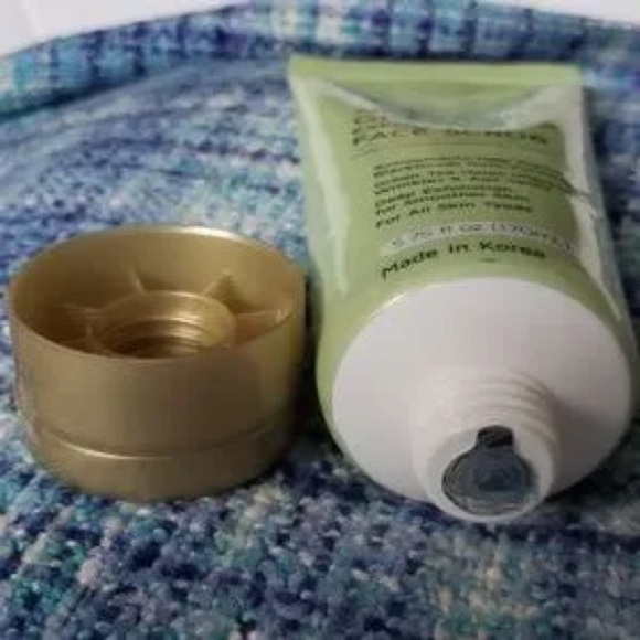 Precision Beauty Exfoliating Face Scrub Green Tea, Coffee 8oz (only coffee left) - Picture 2 of 5